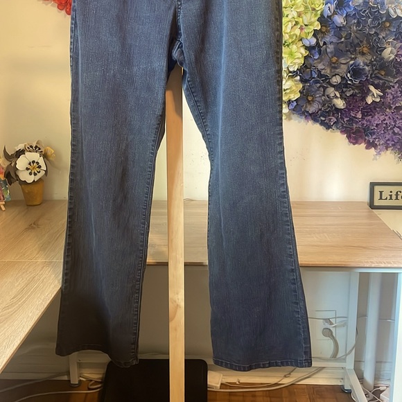 Chicos High Rise ultimate fit “ barely” flare leg washed black jeans - Picture 8 of 9